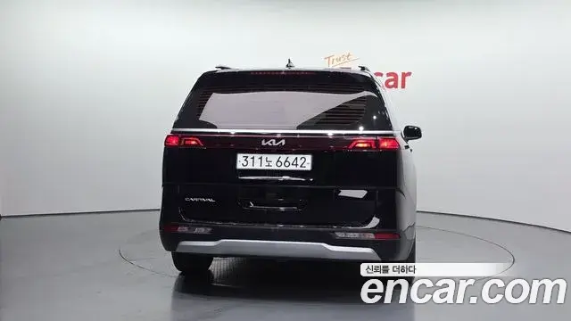 Kia Carnival 2022 — Фото 3/20