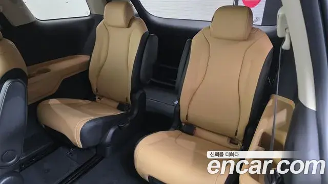Kia Carnival 2022 — Фото 18/20