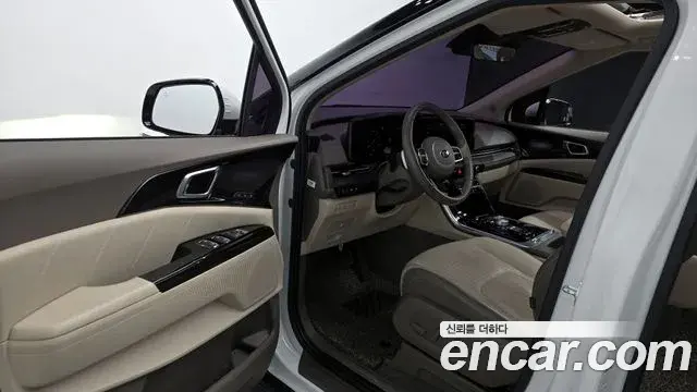 Kia Carnival 2021 — Photo 7/20