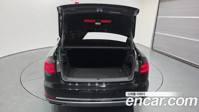 Audi A4 2019 — ფოტო 16/20