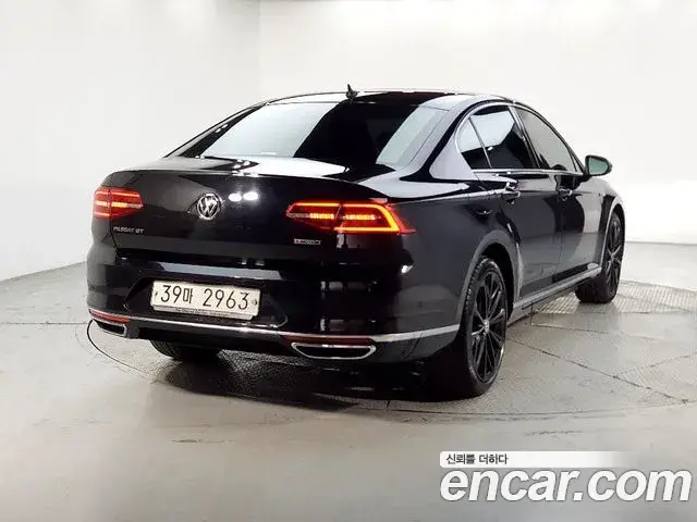 Volkswagen Passat GT 2018 — Şəkil 20/20