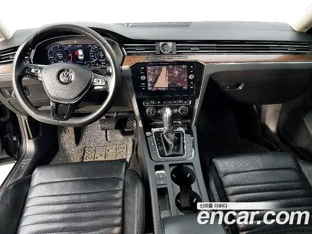 Volkswagen Passat GT 2018 — Şəkil 14/20