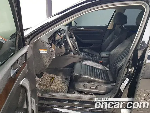 Volkswagen Passat GT 2018 — Şəkil 13/20