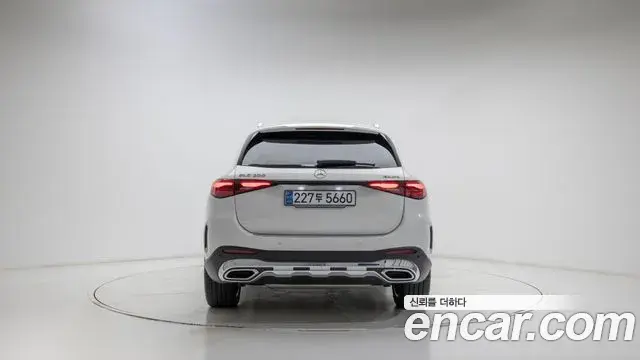 Mercedes-Benz GLC-Class 2025 — Photo 17/19