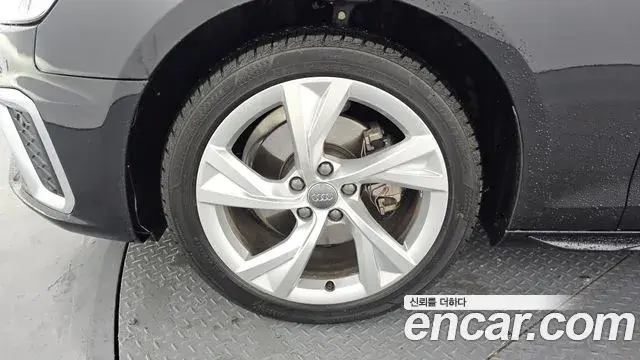 Audi A4 2021 — Şəkil 15/20