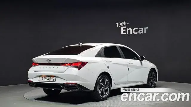 Hyundai The New Avante Hybrid 2023 — ფოტო 18/20