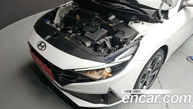 Hyundai The New Avante Hybrid 2023 — ფოტო 10/20