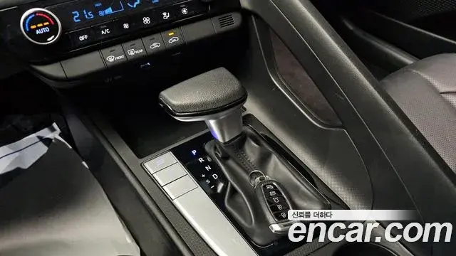 Hyundai The New Avante Hybrid 2023 — ფოტო 19/20