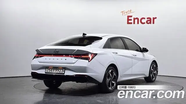 Hyundai The New Avante Hybrid 2020 — Photo 11/20