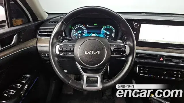 Kia K5 2022 — Şəkil 2/20