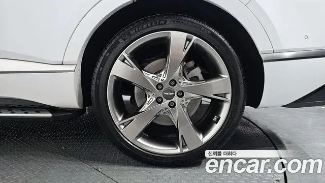 Genesis GV80 2021 — ფოტო 12/20