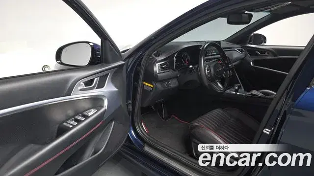 Genesis G70 2019 — Photo 6/20