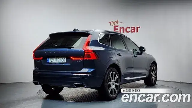 Volvo XC60 2021 — Фото 2/20