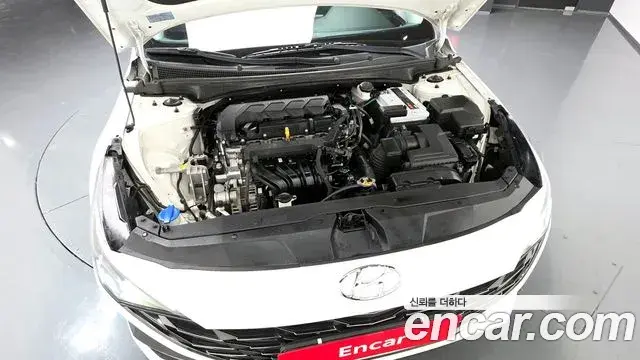 Hyundai The New Avante Hybrid 2020 — Photo 5/20