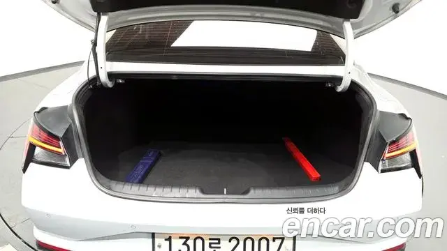 Hyundai The New Avante Hybrid 2020 — Photo 16/20