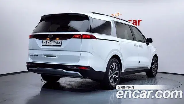 Kia Carnival 2020 — Photo 8/20
