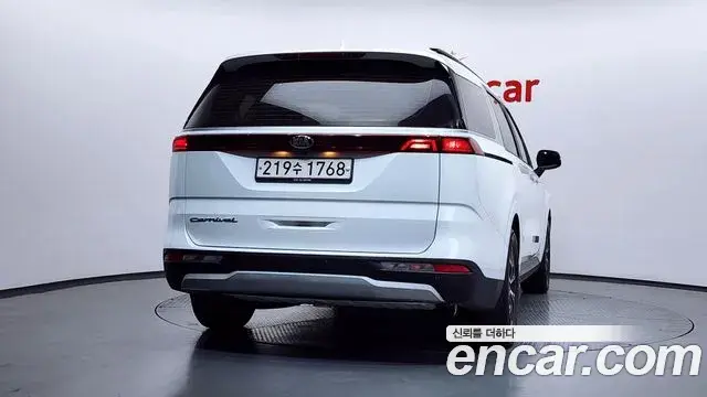 Kia Carnival 2020 — Photo 2/20
