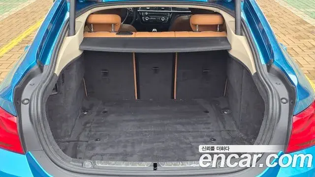 BMW 4 Series 2018 — Şəkil 12/16