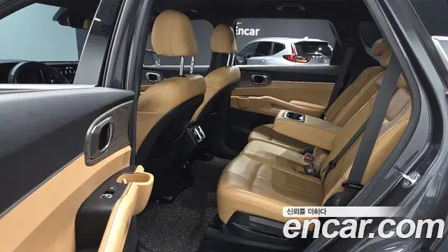 Kia Sorento 2022 — ფოტო 2/20