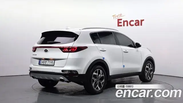 Kia Sportage The Bold 2021 — Фото 2/20