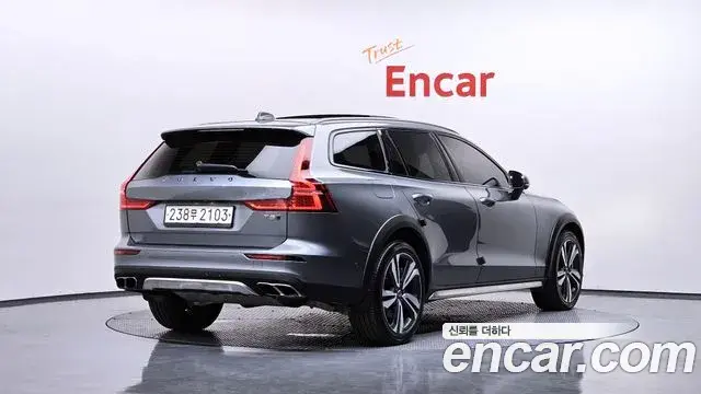 Volvo V60 Cross Country 2020 — Şəkil 7/20