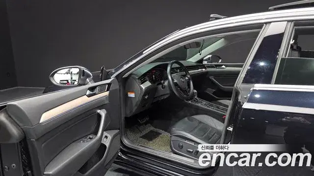 Volkswagen Arteon 2019 — Şəkil 17/20