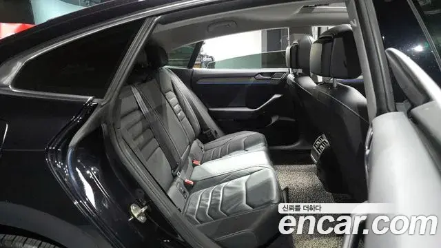 Volkswagen Arteon 2019 — Şəkil 19/20