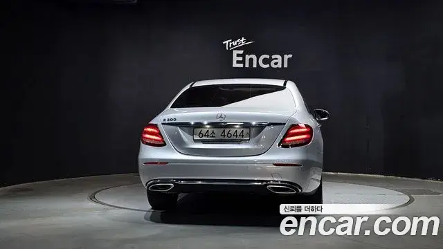 Mercedes-Benz E-Class 2018 — Фото 4/20