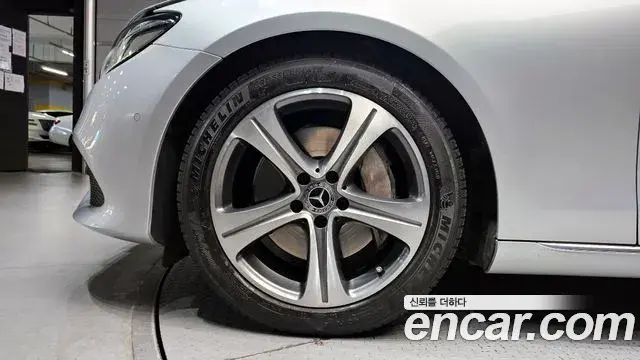 Mercedes-Benz E-Class 2018 — Фото 5/20