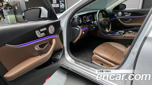 Mercedes-Benz E-Class 2018 — Фото 11/20