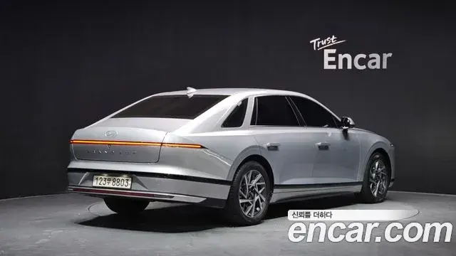 Hyundai Grandeur Hybrid 2023 — ფოტო 7/20