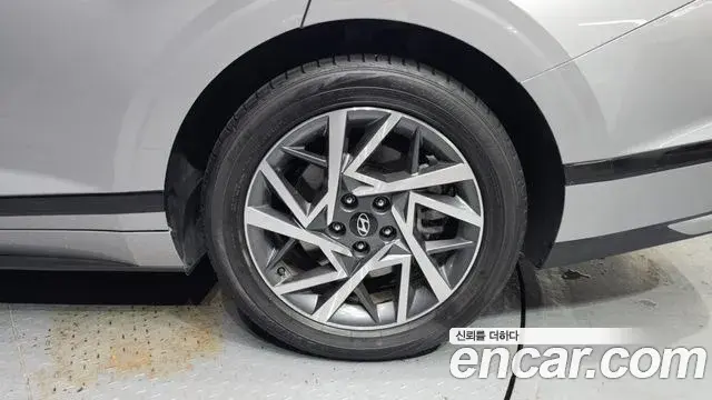Hyundai Grandeur Hybrid 2023 — ფოტო 11/20