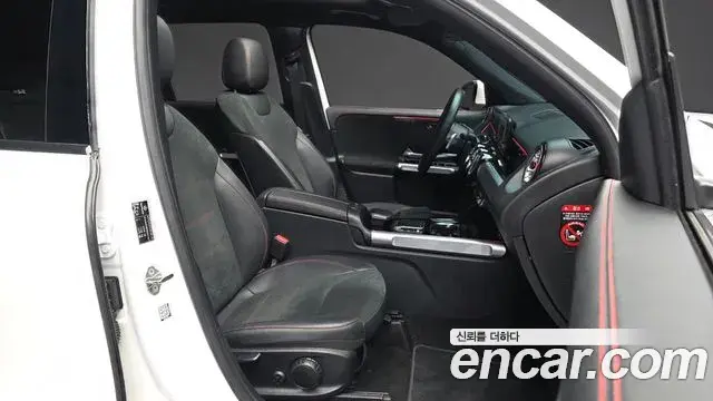 Mercedes-Benz GLB-Class 2022 — Фото 11/20