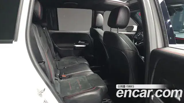 Mercedes-Benz GLB-Class 2022 — Фото 12/20