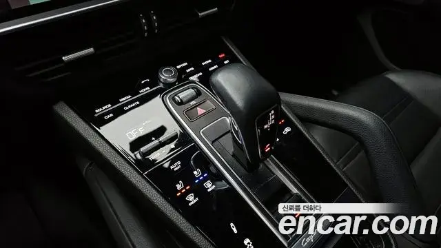 Porsche Cayenne 2022 — Şəkil 20/20