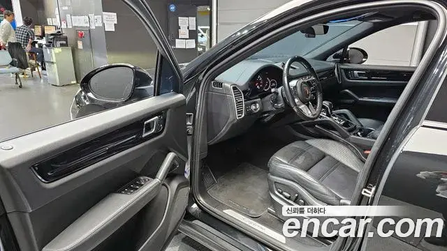 Porsche Cayenne 2022 — Şəkil 8/20