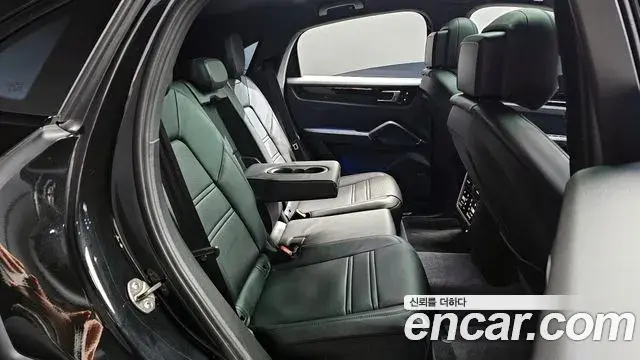 Porsche Cayenne 2022 — Şəkil 7/20