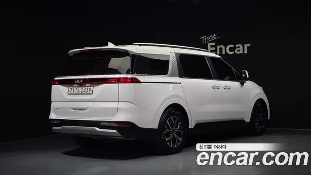 Kia Carnival 2022 — Фото 2/20