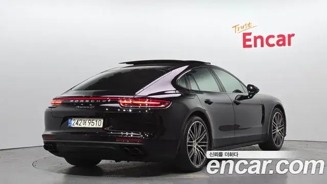 Porsche Panamera 2018 — Şəkil 18/20