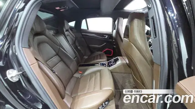 Porsche Panamera 2018 — Şəkil 16/20