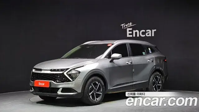 Kia Sportage 2022 — Фото 1/20