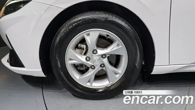 Hyundai The New Avante Hybrid 2023 — Şəkil 11/31