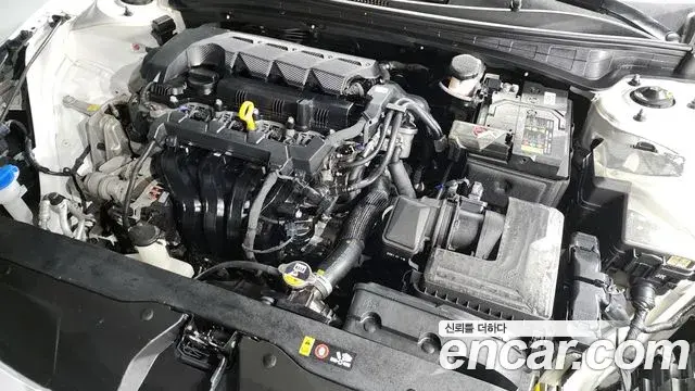 Hyundai The New Avante Hybrid 2023 — Şəkil 8/31