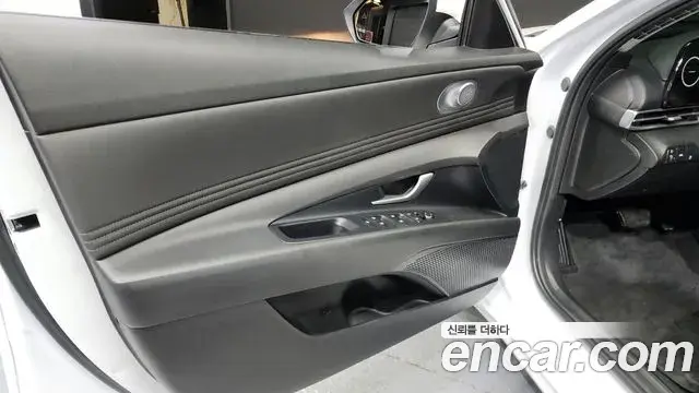 Hyundai The New Avante Hybrid 2023 — Şəkil 17/31