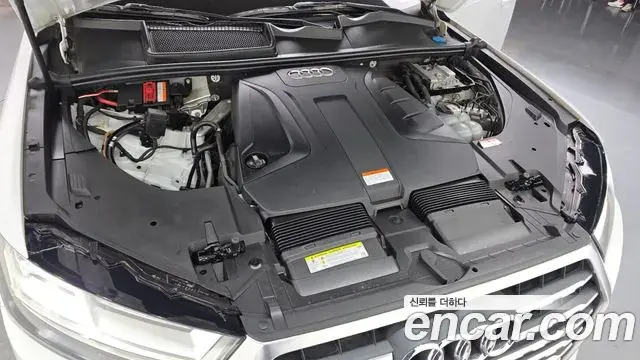 Audi Q7 2019 — Photo 13/20