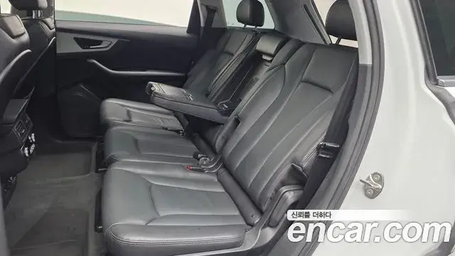 Audi Q7 2019 — Photo 3/20