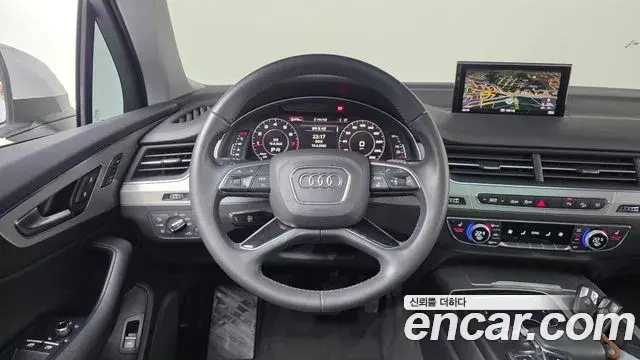 Audi Q7 2019 — Photo 17/20