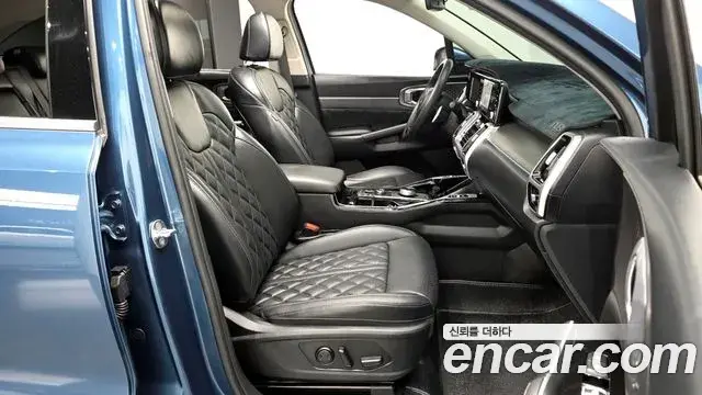 Kia Sorento 2022 — Фото 11/20