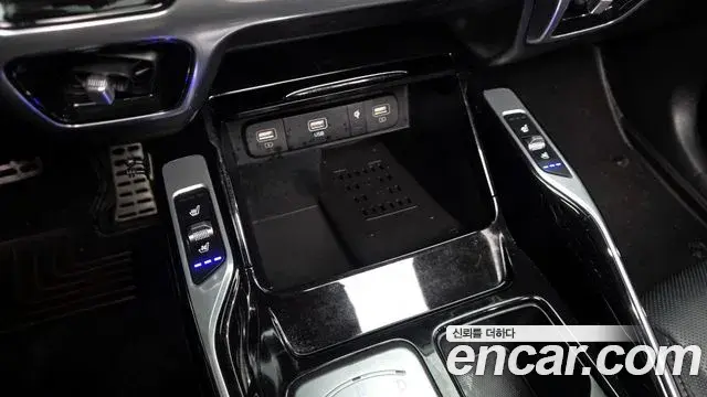 Kia Sorento 2022 — Photo 2/40