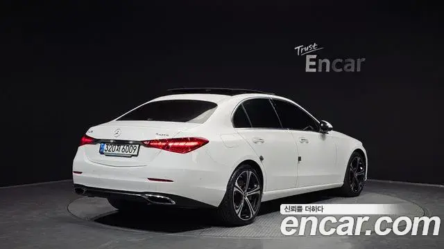 Mercedes-Benz C-Class 2023 — ფოტო 21/30